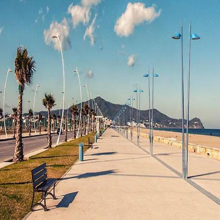 Appartement Martil 3 Chambres Proche De Centre Ville 5Mn A Pied Et La Plage 10Mn A Pied Et 10Mn De Aeroport Tetouan En Voiture Εξωτερικό φωτογραφία